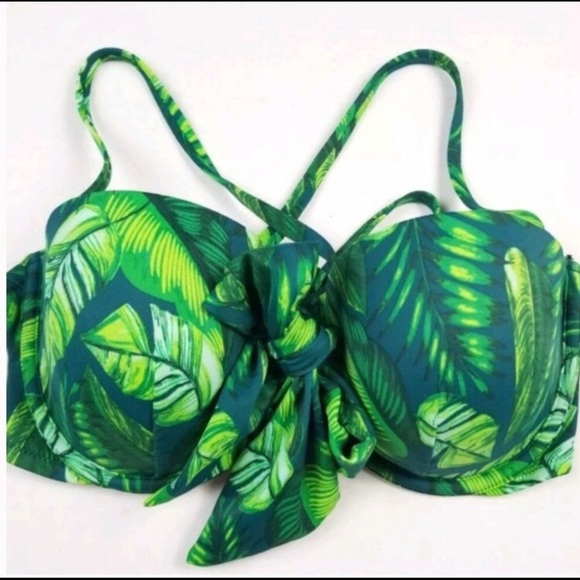 Shade & Shore Other - SHADE & SHORE Leaf Bikini (TOP ONLY)